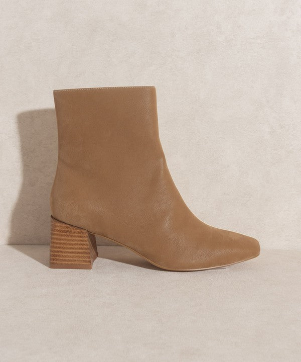 OASIS SOCIETY Georgia Dual Chroma Boots, Camel/Ivory