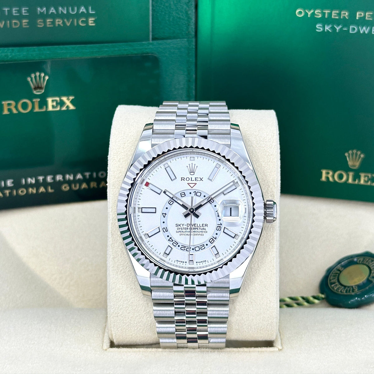 Sky-Dweller, 42mm, Oystersteel and 18k White Gold, White, Jubilee, photo 2