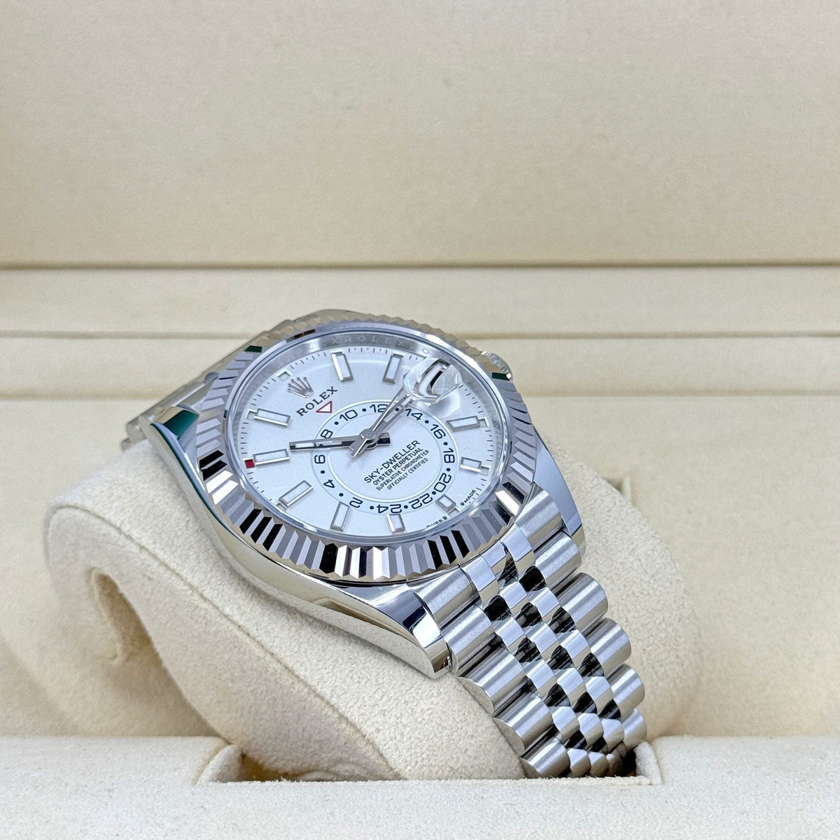 Sky-Dweller, 42mm, Oystersteel and 18k White Gold, White, Jubilee, photo 5
