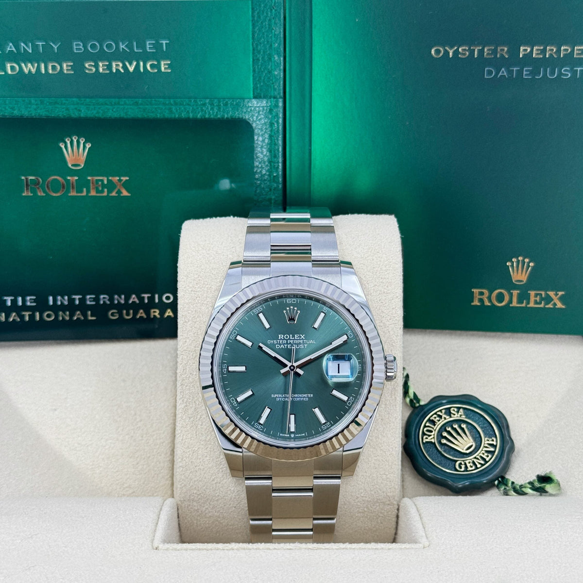 Datejust 41mm, Oystersteel and 18k White Gold, photo 2