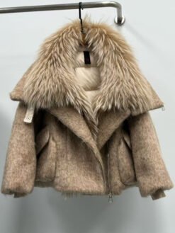 Womens Down Jacket With A Luxurious Cashmere Fur And Raccoon-Fur Collar - Khaki, S