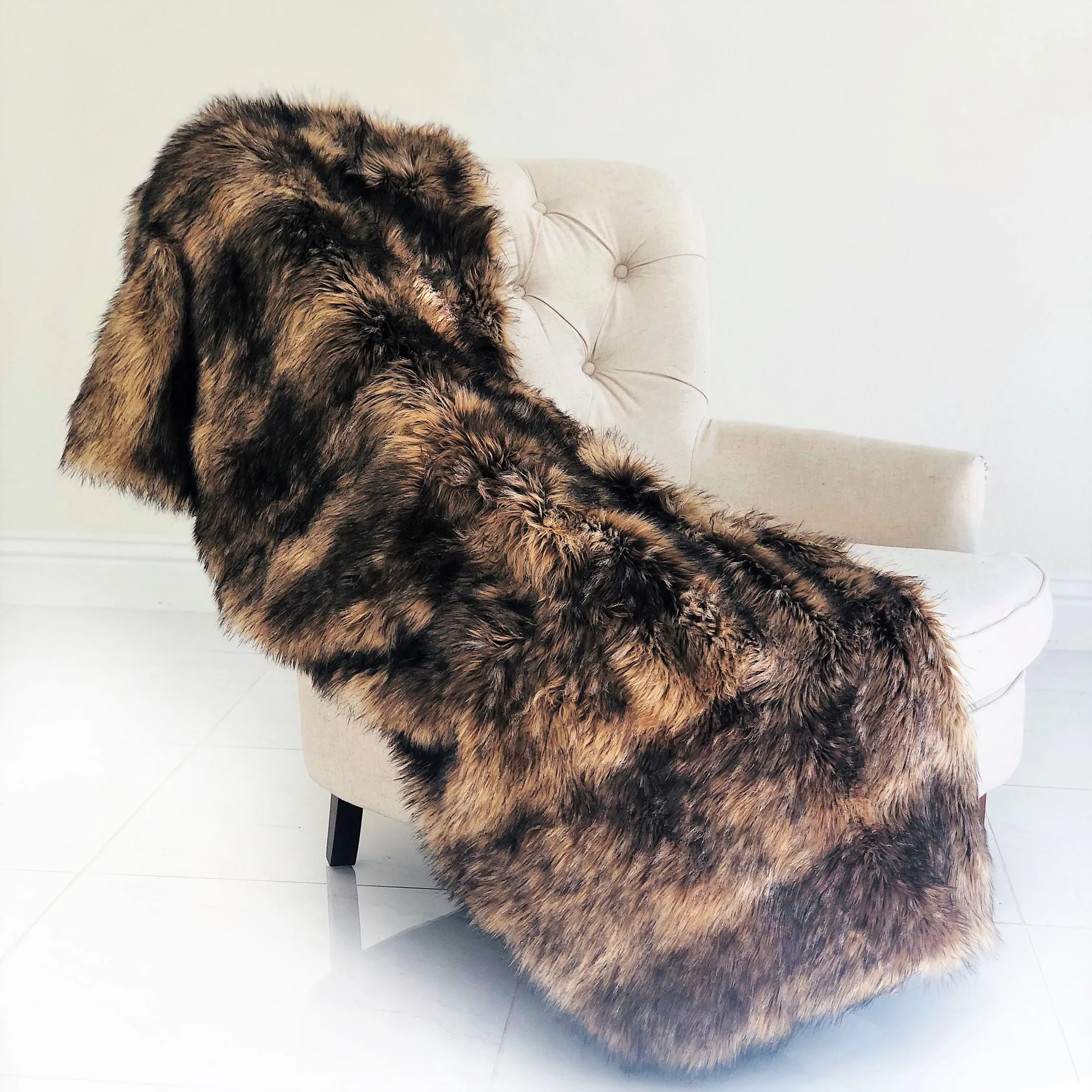 Plutus Brown Mountain Coyote Handmade Luxury Throw - Image 2