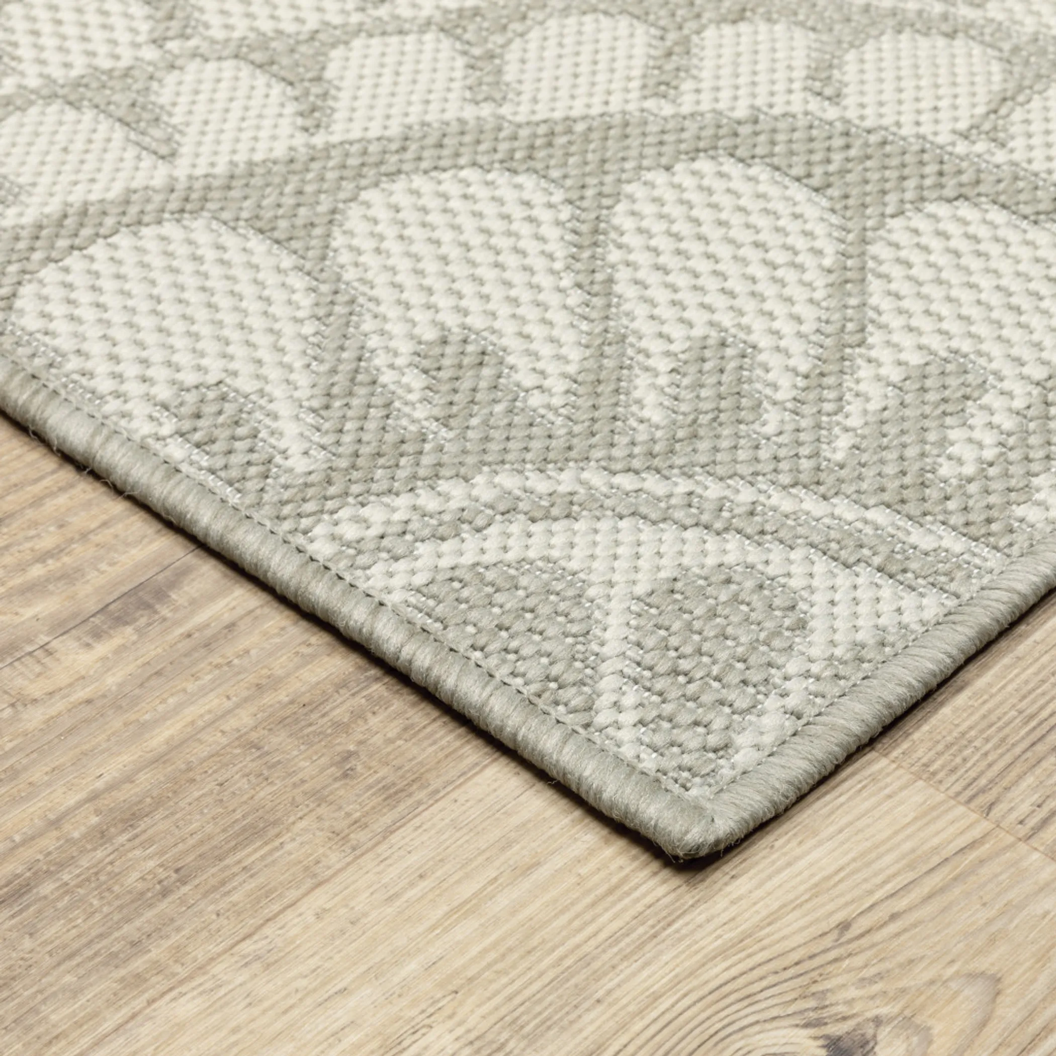 7' X 9' Gray and Ivory Geometric Stain Resistant Indoor Outdoor Area Rug - Image 3