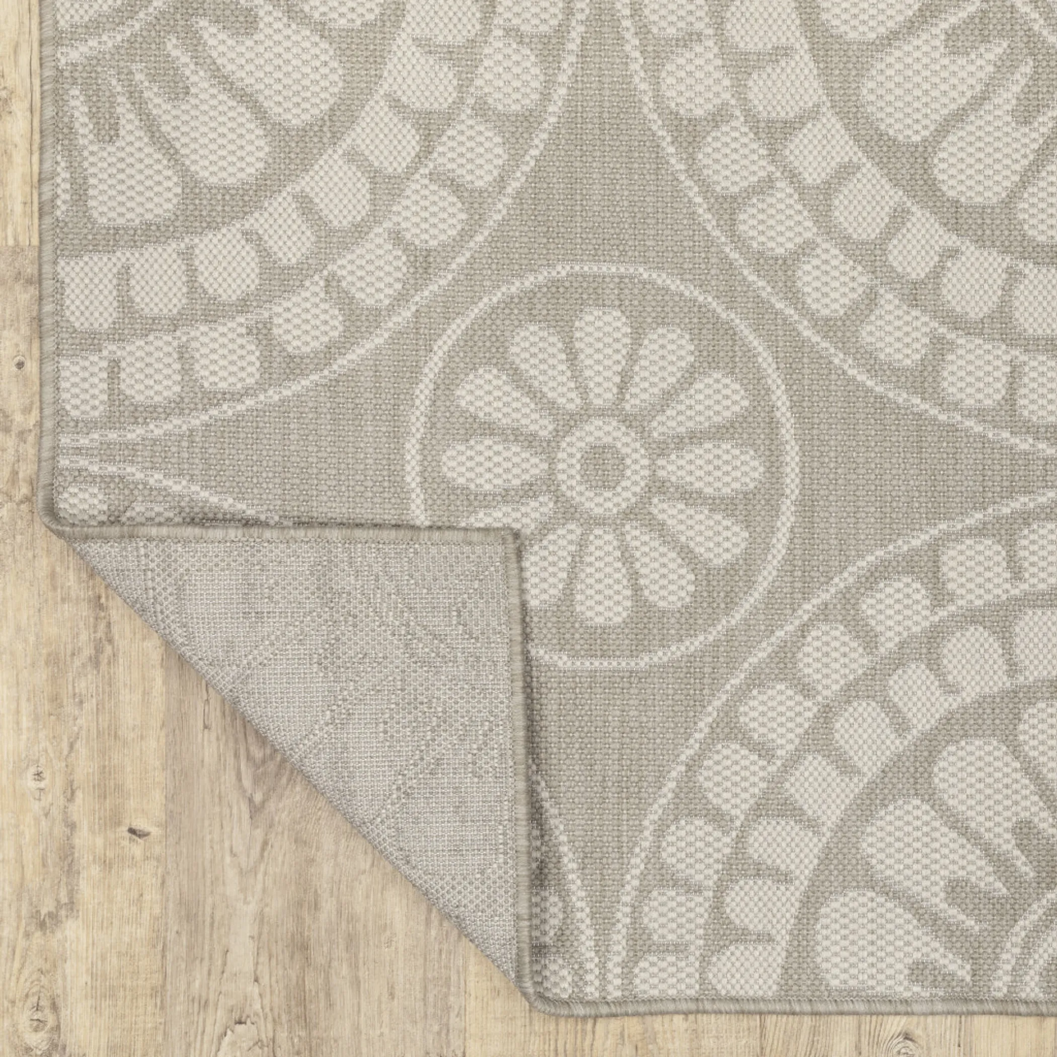 7' X 9' Gray and Ivory Geometric Stain Resistant Indoor Outdoor Area Rug - Image 5