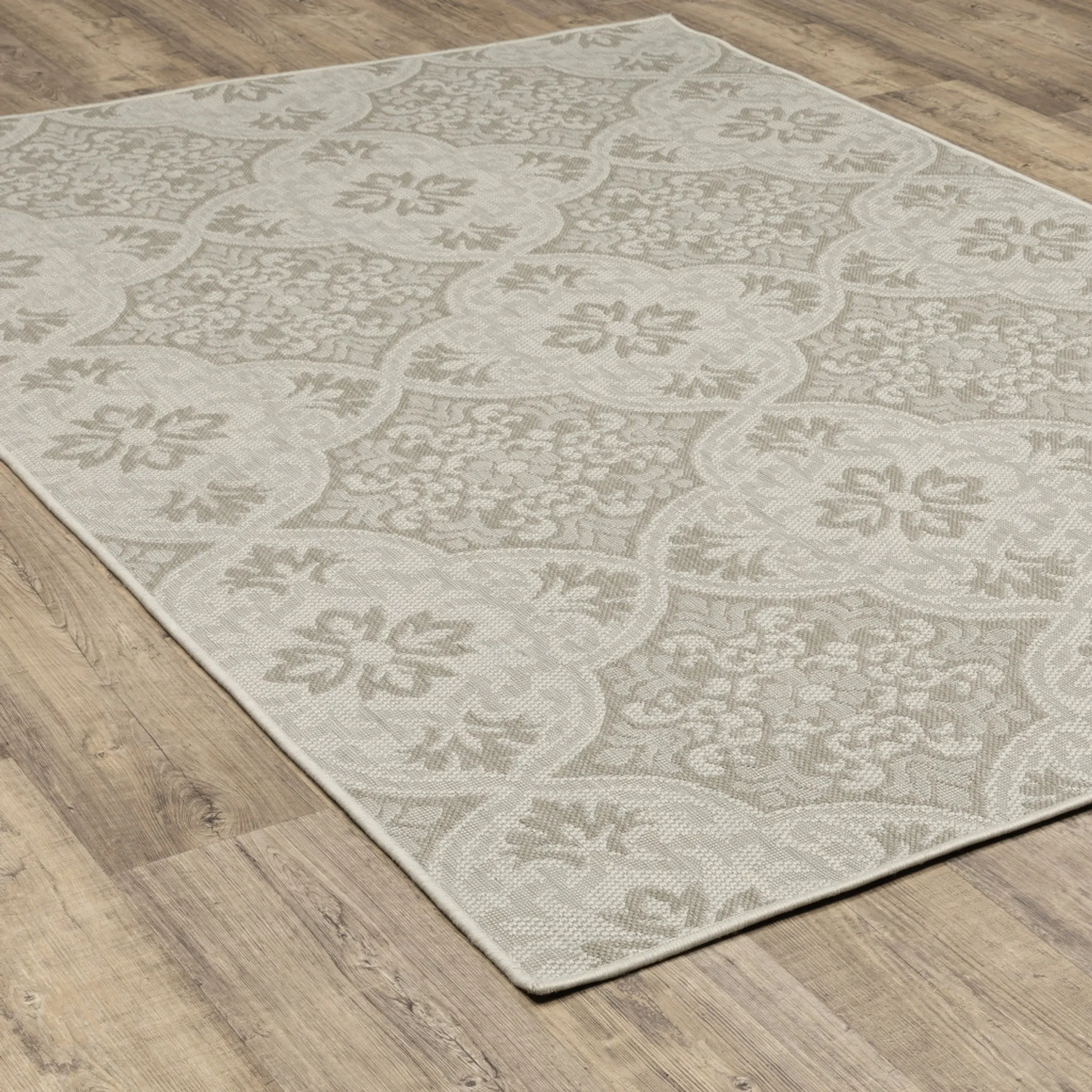 7' X 9' Gray and Ivory Floral Stain Resistant Indoor Outdoor Area Rug - Image 5