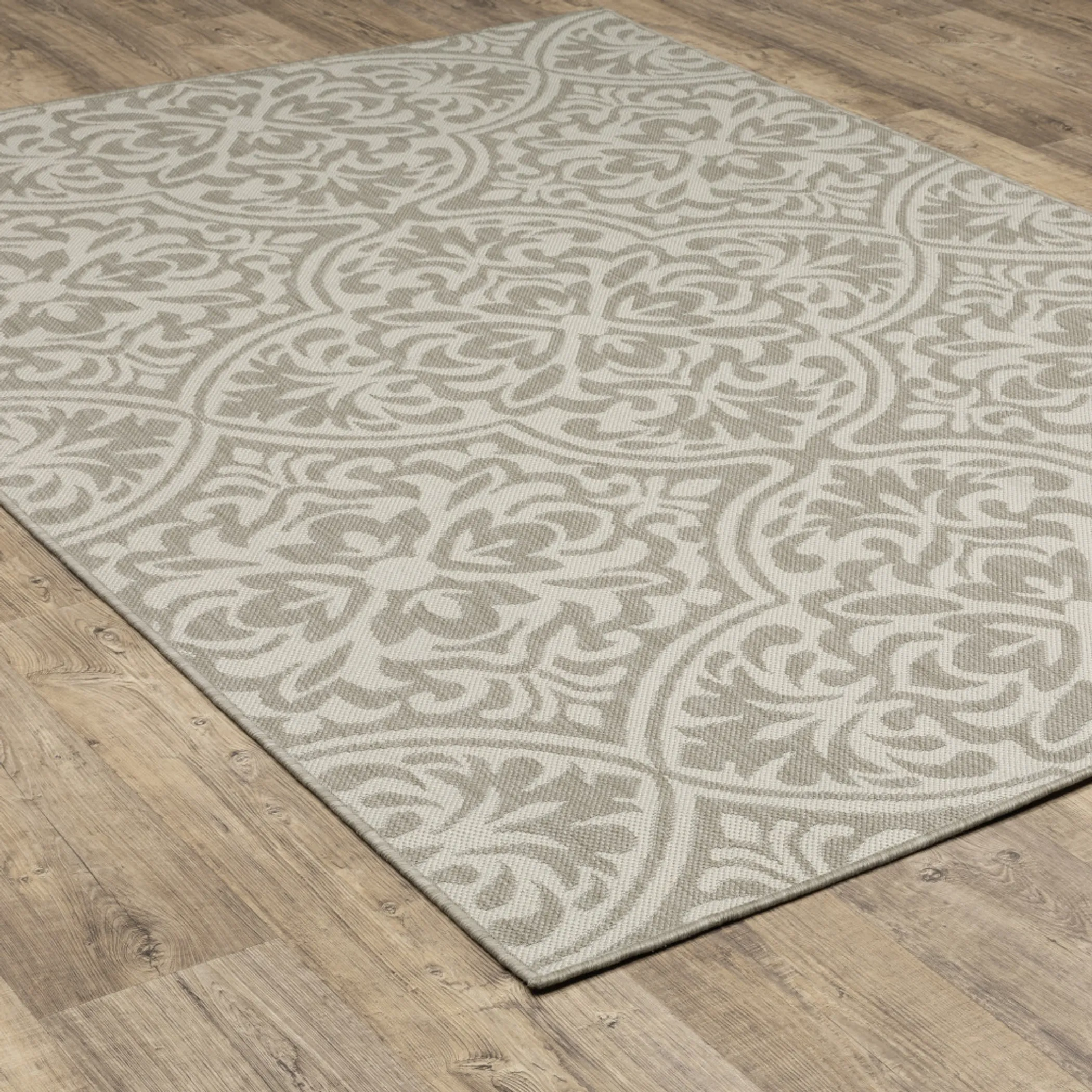 7' X 9' Gray and Ivory Floral Stain Resistant Indoor Outdoor Area Rug - Image 5