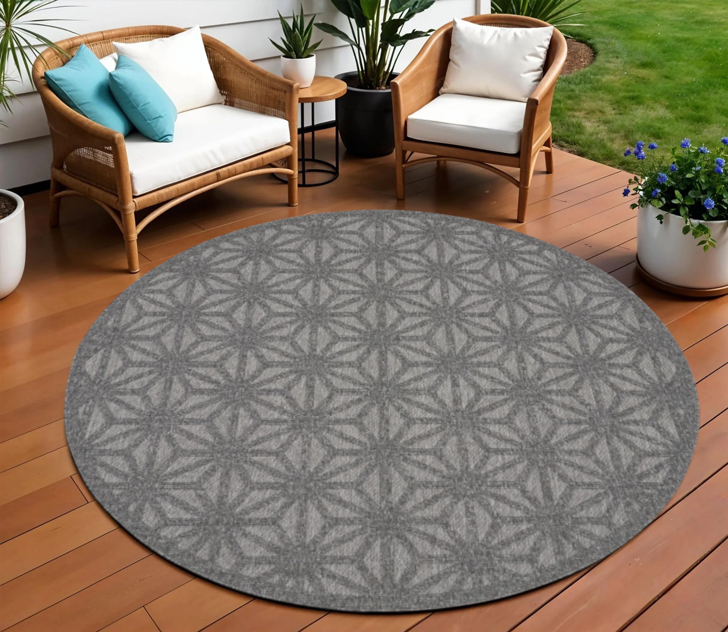 8' Dark Gray And Light Gray Round Geometric Indoor Outdoor Area Rug