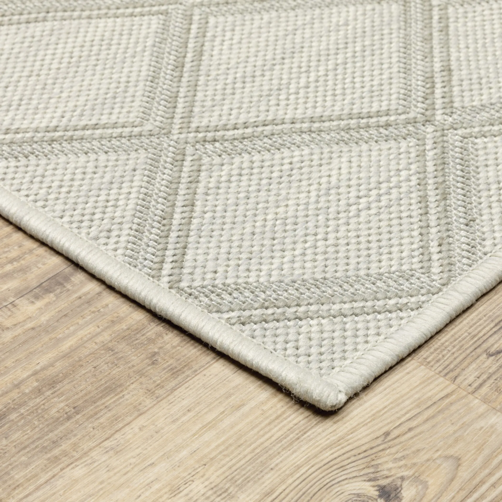 7' X 9' Gray and Ivory Geometric Stain Resistant Indoor Outdoor Area Rug - Image 3