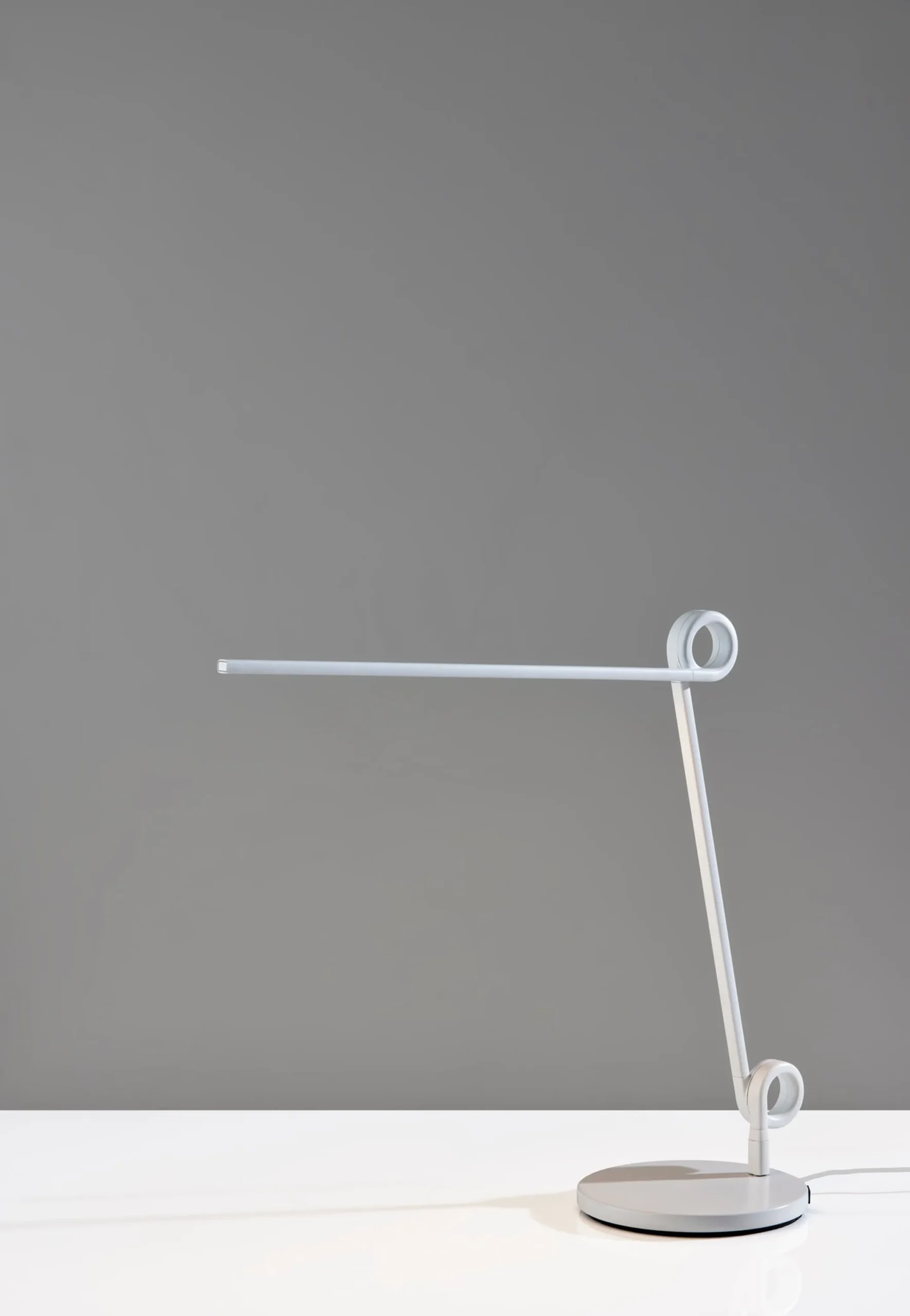 35" White Metal Novelty Desk Table Lamp - Image 3