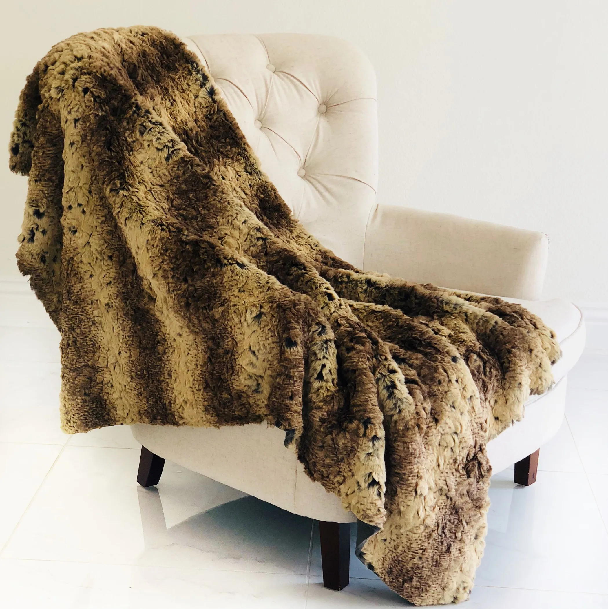 Plutus Beige and Brown Chinchilla Faux Fur Luxury Throw - Image 2