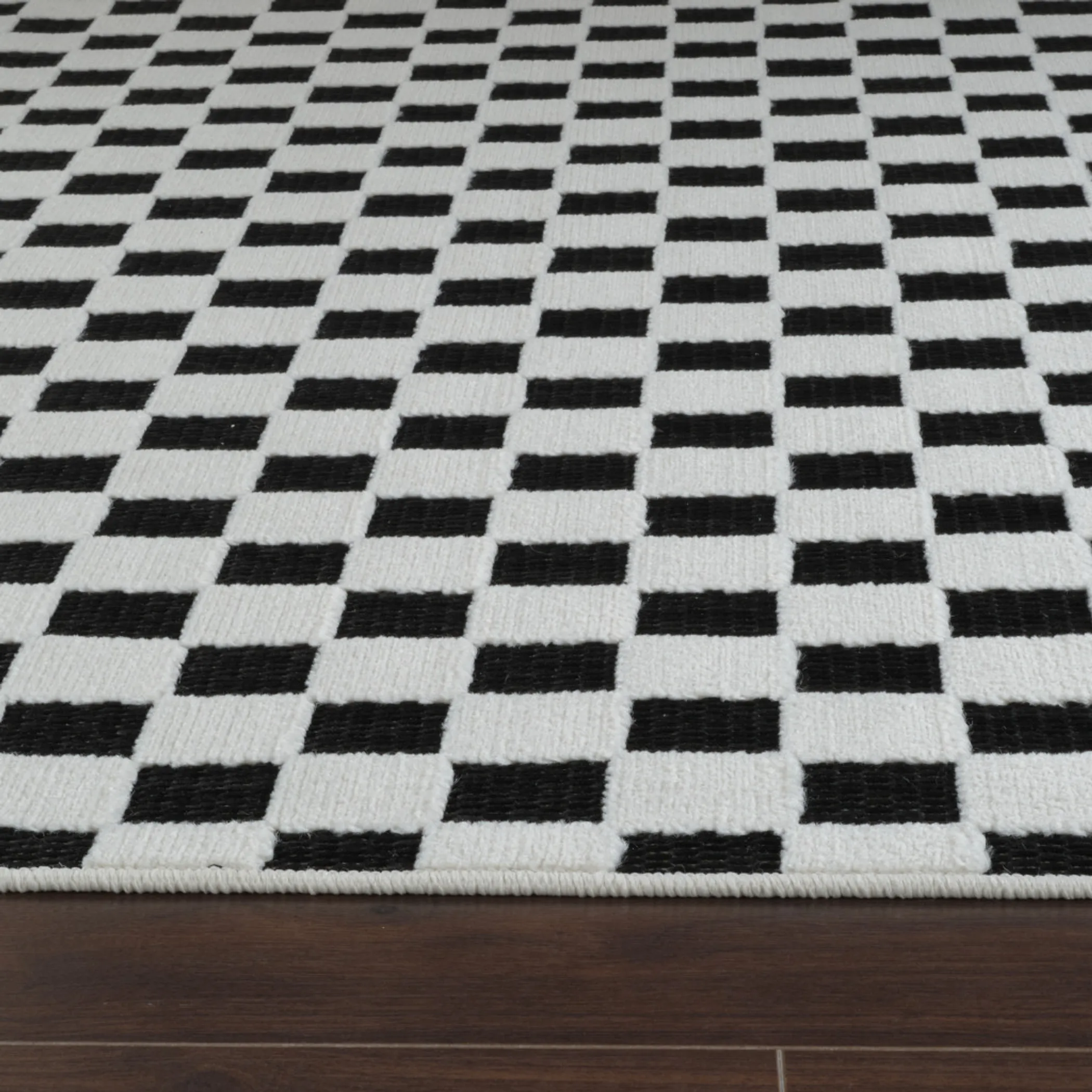 6' X 9' Black and White Geometric Distressed Indoor Outdoor Area Rug - Image 4
