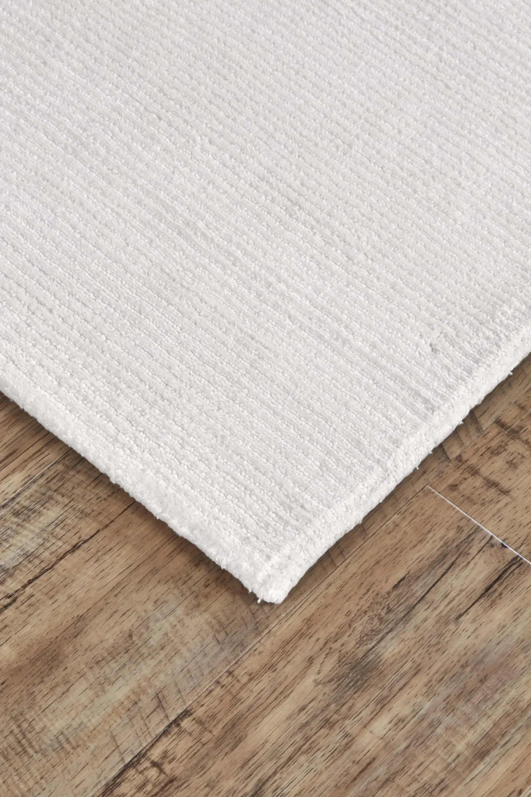 4' X 6' White Hand Woven Distressed Area Rug - Image 3