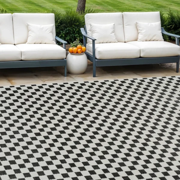 6' X 9' Black and White Geometric Distressed Indoor Outdoor Area Rug